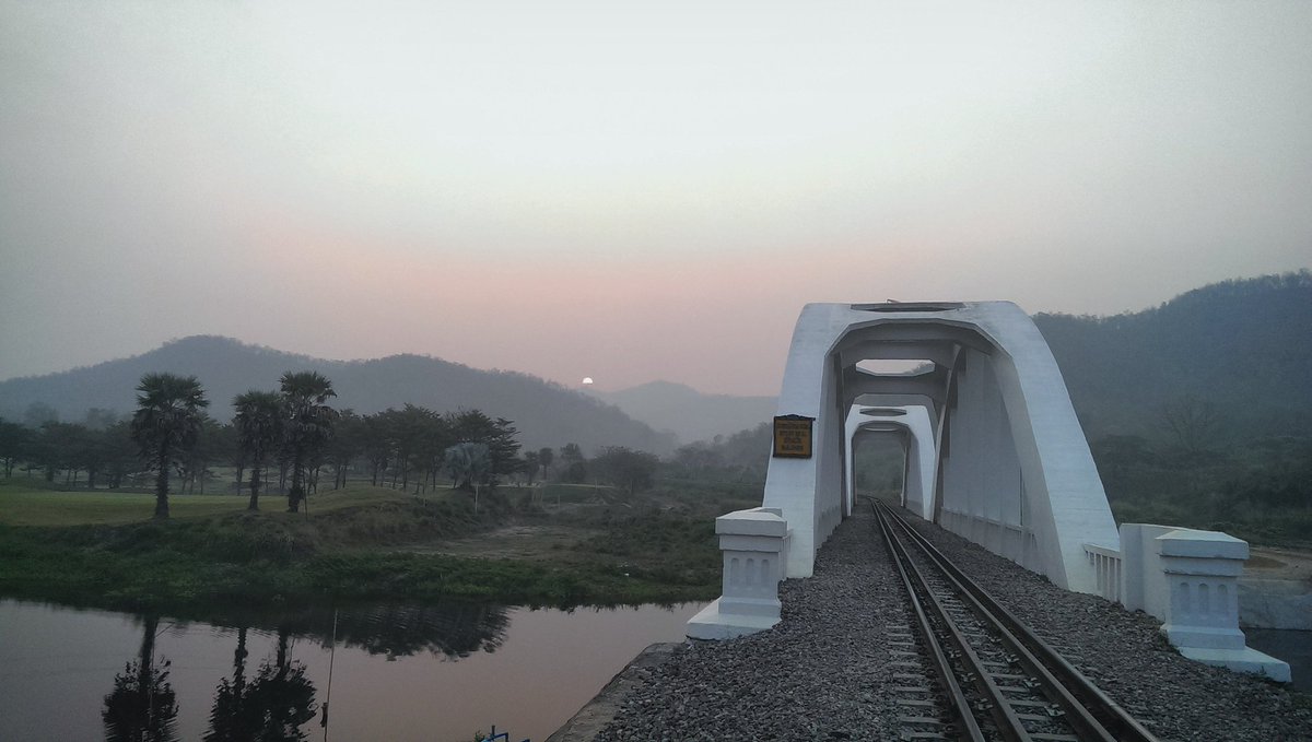 jakarsenal's tweet image. รีวิวสะพานขาว @แม่ทา จ.ลำพูน
#ReviewThailand @go2Thailand