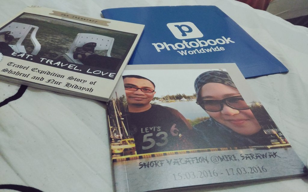 yayakamis's tweet photo. Thank you @photobookww for the books. Will start a new project soon. Definitely will order from you. 😊😊 #HappyCust 😘 https://t.co/tSWiTbjOd1