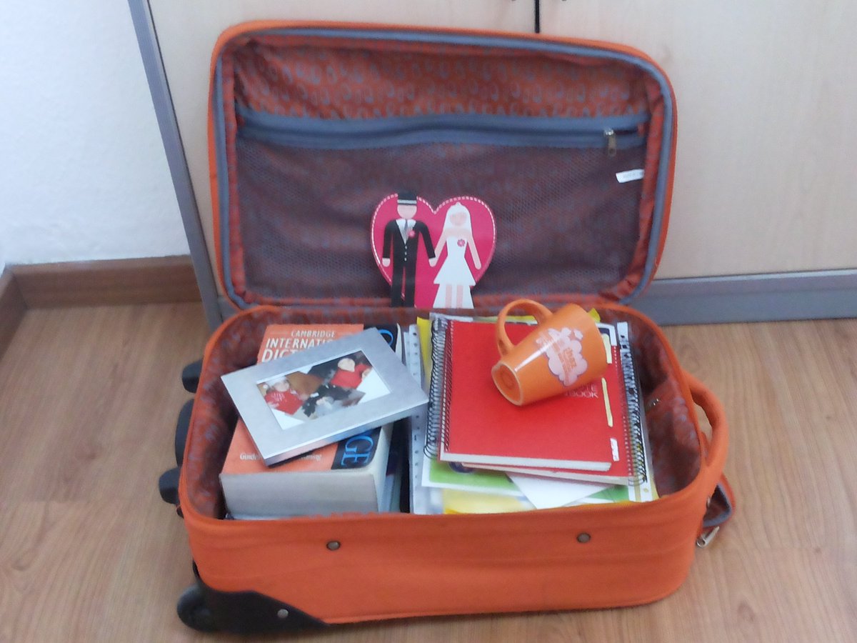 AliGoLopez's tweet photo. Hoy hago la maleta para #emprender otro camino profesional. Mañana haré efectivo mi #JobExit, ¡pero muy contenta! https://t.co/AGWW68lCaG