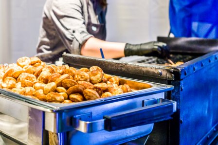 Poffertjes! Altijd lekker en gezellig om erbij te hebben... niet alleen voor de kinderen ;-)