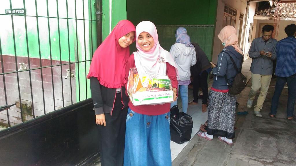 ImabaKasatria's tweet photo. Cantik2 #IMABA, sore ini akan berbagi "Parcel On The Street #6". mau ikutt..? #IMABAberbagi #POTS2016 | @Jogja24Jam https://t.co/VD3SMsjAXf