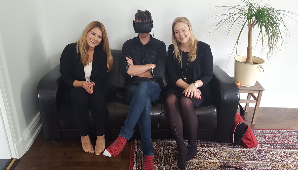 JLaapotti's tweet photo. Imorgon slÀpper vi andra avsnittet av #Digitalsnack: Framtidens VR. Stay tuned! https://t.co/Likv3Qqlp0 https://t.co/P7Cp3r2FTQ