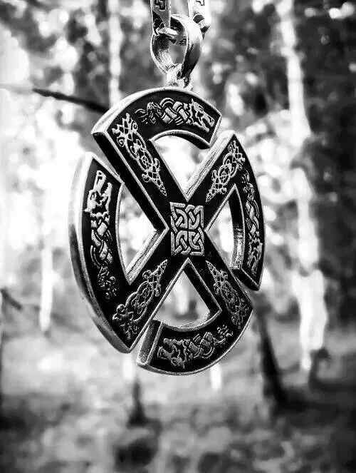 Jean_Lauridsen's tweet photo. #norse #odin #goddes #asatru #heathen #pagan #nordic #valkyria #shieldmaiden #chainmall #sun #sunsign https://t.co/vxrRMjgUpf