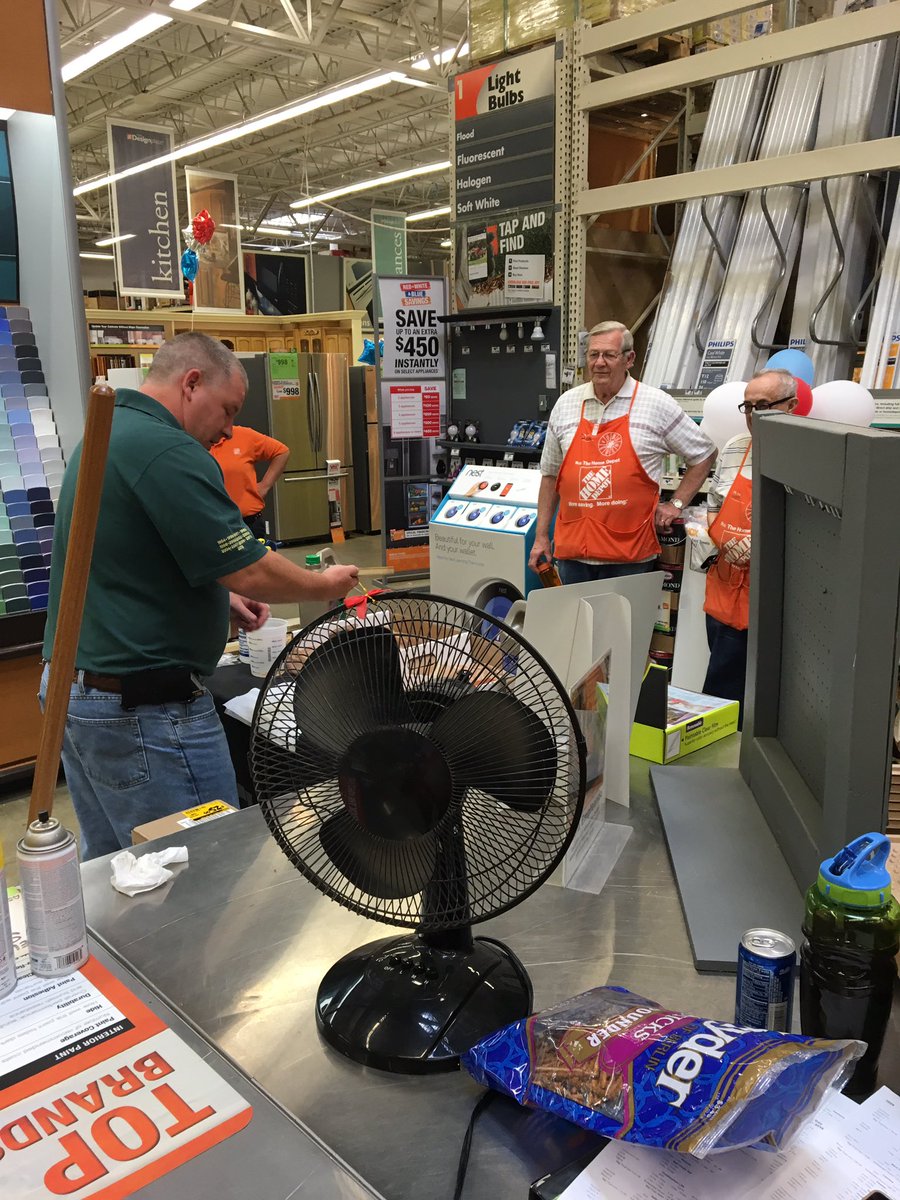 brianepplen's tweet photo. #deckprep @HD3888 world HQ of friendly people. Demo during AM meeting on Behr deck cleaners Great support.Thank you https://t.co/ySENTd0EZH