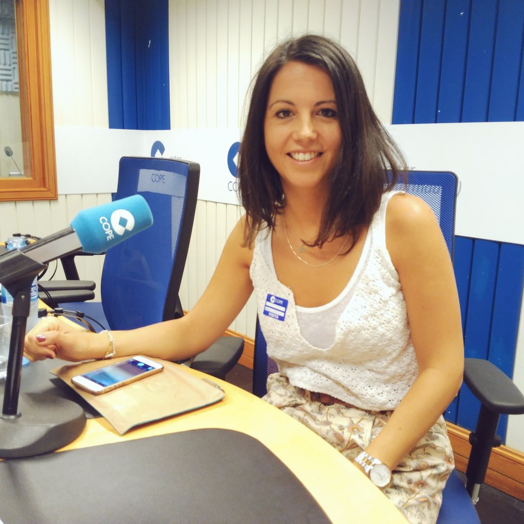 MadridRegional's tweet photo. 🍓@BlazquezBlanco explica cómo comer mejor para prevenir el #Cancer  🎧 https://t.co/5bbNwx19k5 #Nutrición #salud https://t.co/0VsBrHs9OQ