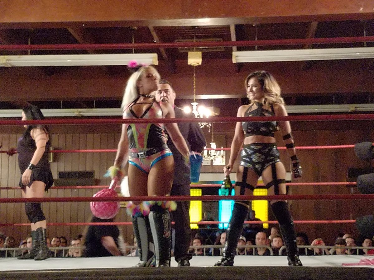 JIrwinNXTFan's tweet photo. #Shimmer84 @SoloDarling teaming with @Lady_Scarlett13 https://t.co/k75QqQVfVy