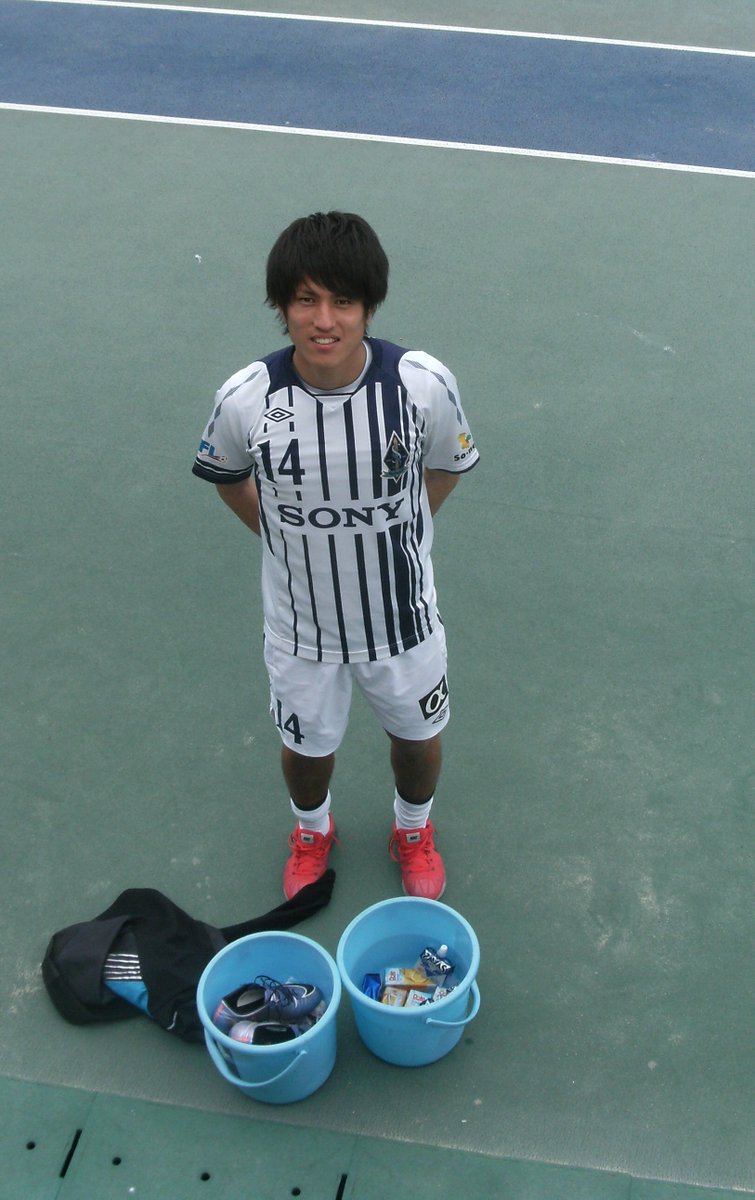 ট ইট র リュウさん S ゚w゚ 90年代後半の日本サッカーで驚異的な滞空時間を誇ったバルデス だがソニー仙台にも鈴木翔太というルーキーがいる Honda戦に配布されたマッチデープログラムに 空中で止まる男 と記されていた彼にぜひ注目お願いします ট ইট র リュウさん S ゚w゚ 90年代後半の日本サッカーで驚異的な滞空時間を誇ったバルデス だがソニー仙台にも鈴木翔太というルーキーがいる Honda戦に配布されたマッチデープログラムに 空中で止まる男 と記されていた彼にぜひ注目お願いします