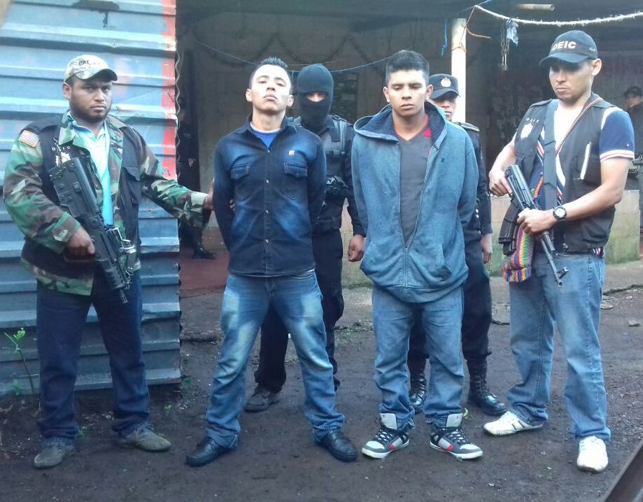 Radio Punto (@radiopuntogt) on Twitter photo #ACTUALIDAD: Varios capturados en Barberena, Santa Rosa, por el delito de asesinato. VĂa: <a href="/PNCGuatemala/">PNC Guatemala</a> #ACTUALIDAD: Varios capturados en Barberena, Santa Rosa, por el delito de asesinato. VĂa: <a href="/PNCGuatemala/">PNC Guatemala</a>