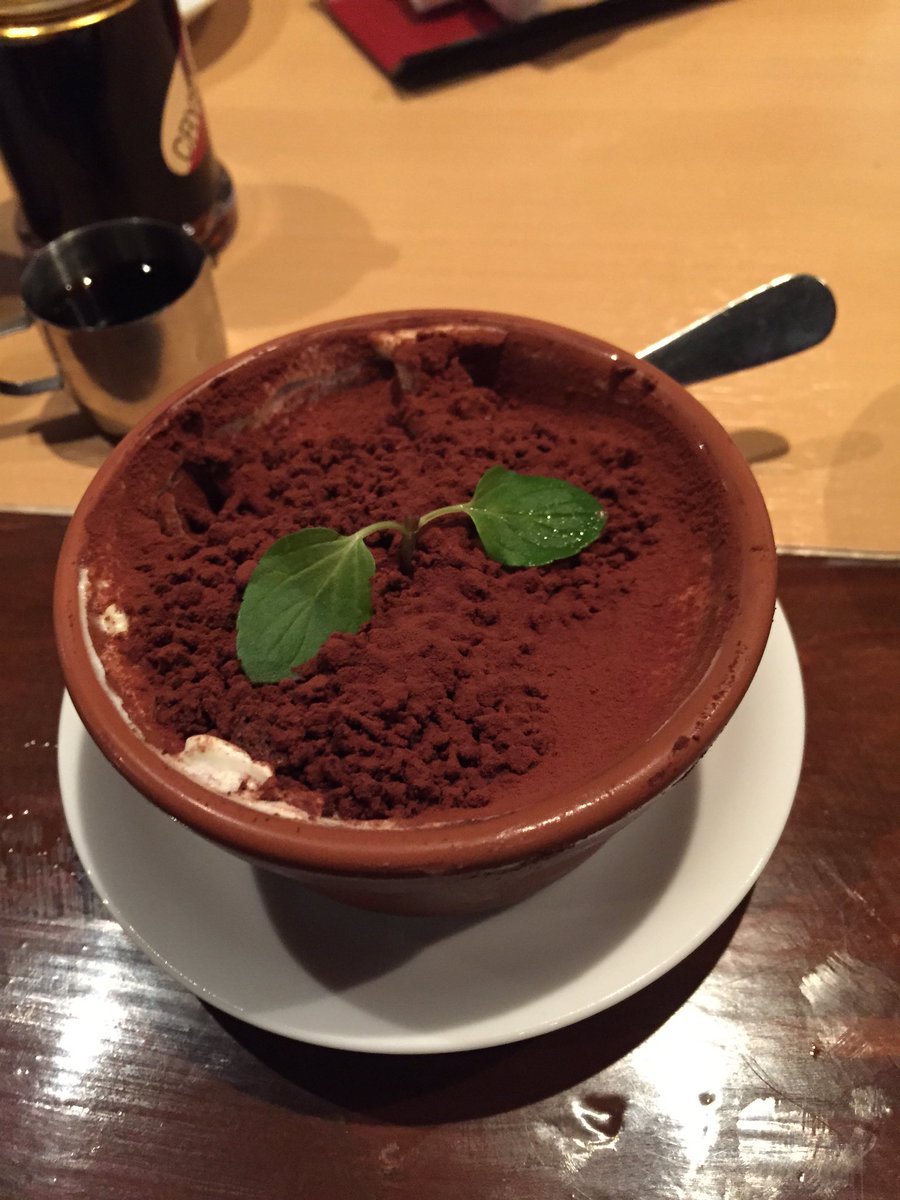 牛角のティラミスなんですけど、ほぼ植木鉢じゃないですか?