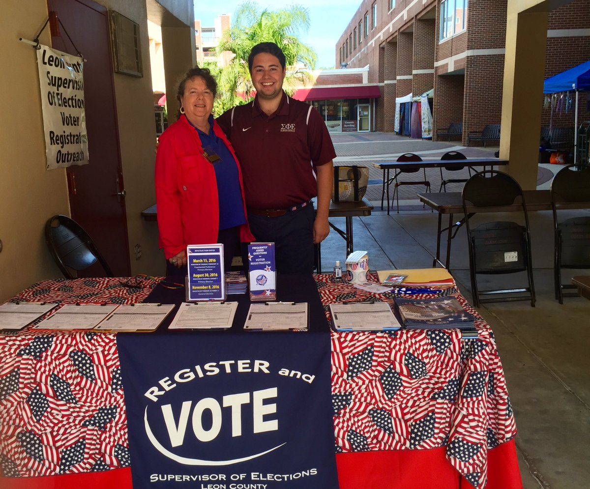 FSU_OGA's tweet image. NOLES! Get registered to vote from 10-2 at Market Wednesday- make sure your voice is heard in 2016!