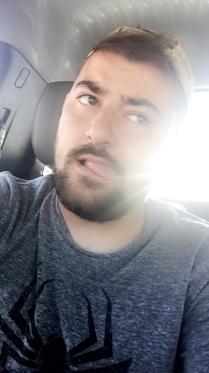 HunnerB's tweet photo. At work bored as fuck https://t.co/RbXHSOpsev