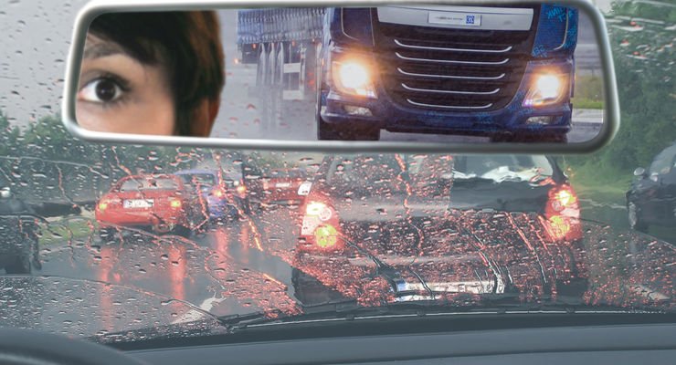 amsonline's tweet photo. Sicherheitssystem gegen Staucrash: #ZF lässt #Lkw automatisch ausweichen https://t.co/9zgWccKU5Y #AMuS @ZF_Konzern https://t.co/Kfmm2nHe0H