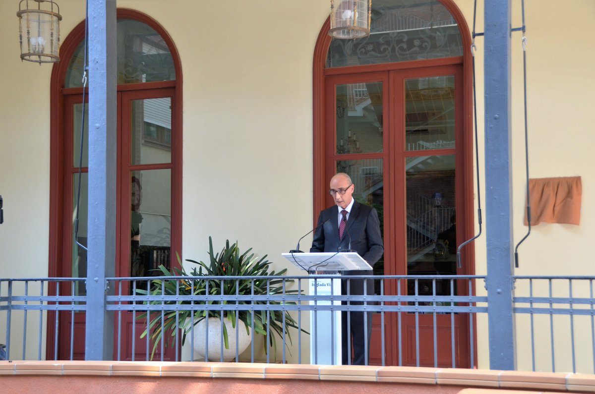 El President de l'entitat Sr. Martí Solé presentant els actes del Centenari als assistents a l'acte inaugural,