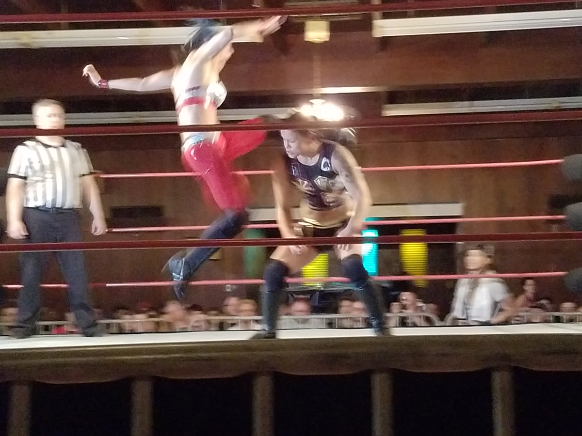 JIrwinNXTFan's tweet photo. #Shimmer85 @JadeTNA vs @QoSBaszler is so damn good https://t.co/9YVefxW2Gr
