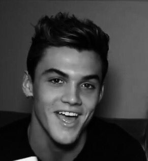 neatdolan's tweet photo. Imagine; filming
"Sorry guys, it's a bit noisy ou-"
"like how noisy you and (y/n) were last night." https://t.co/YBsm7h9hmc