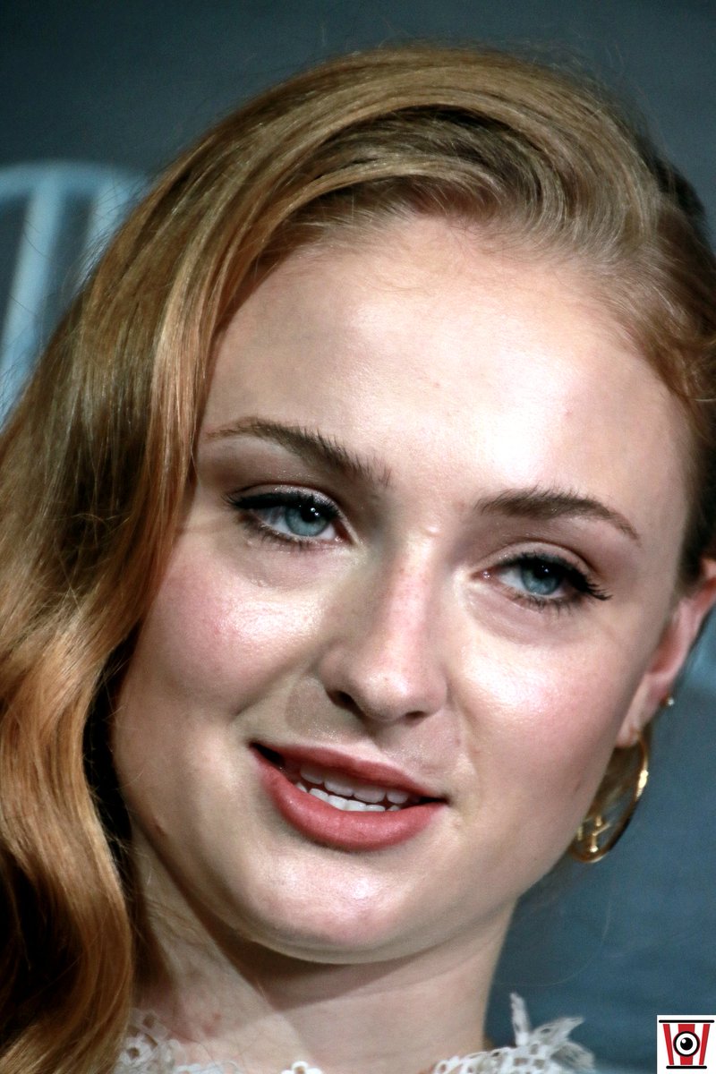 El_Palomitron's tweet photo. .@SophieT vivió el final de la #6T #GameOfThrones con el público madrileño #SansaIsComing
https://t.co/qERdzn6lbf https://t.co/A4x6jpmVgN