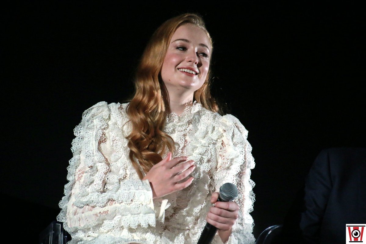 El_Palomitron's tweet photo. .@SophieT vivió el final de la #6T #GameOfThrones con el público madrileño #SansaIsComing
https://t.co/qERdzn6lbf https://t.co/A4x6jpmVgN