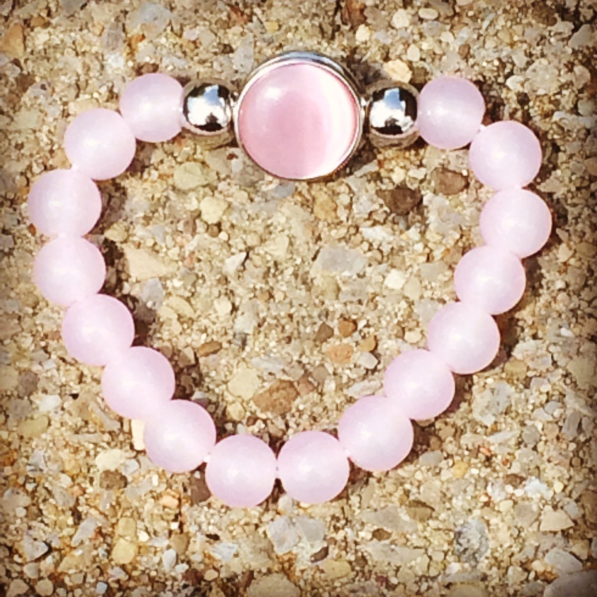 shopLimitlessUS's tweet photo. LIMITED TIME OFFER 💕

Get one of our Classic Snap Bracelets FREE!

Shop here: https://t.co/F7fBFYG3ef https://t.co/MOapWM32zq