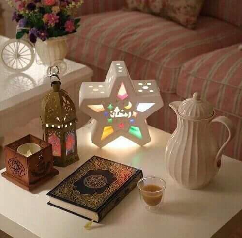القرب من الله راحة تغنينا عن كل شيء
اللهم قربنا إليك و ارزقنآ راحه لا تنتھي..