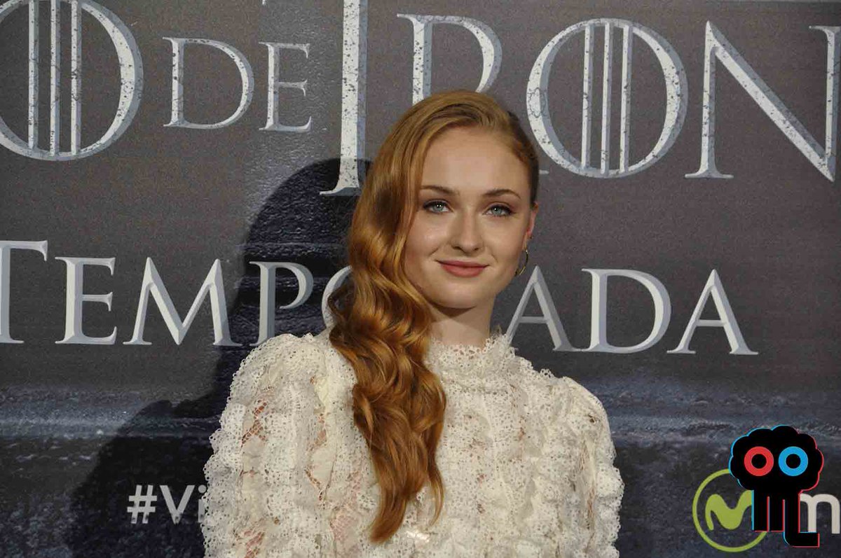 moviementarios's tweet photo. Fotos y palabras de @SophieT a su paso por #Madrid. https://t.co/O8y5hGQaqT Gracias @juegotronosplus #viveponiente https://t.co/zxuIPfM7wb