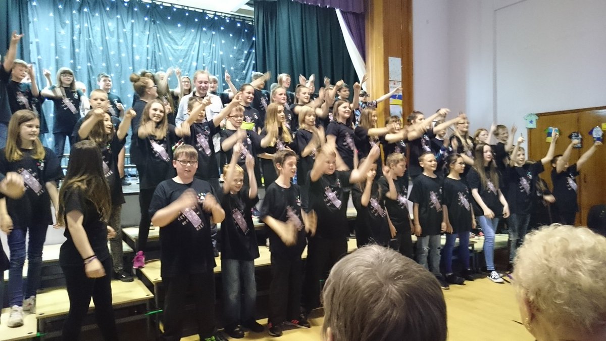 AndySimpsonHT's tweet photo. Congs to New Elgin Primary fantastic P7 celebration assembly. Looking forward to welcoming you to EHS @ElliePirie https://t.co/scI8JhMCNJ