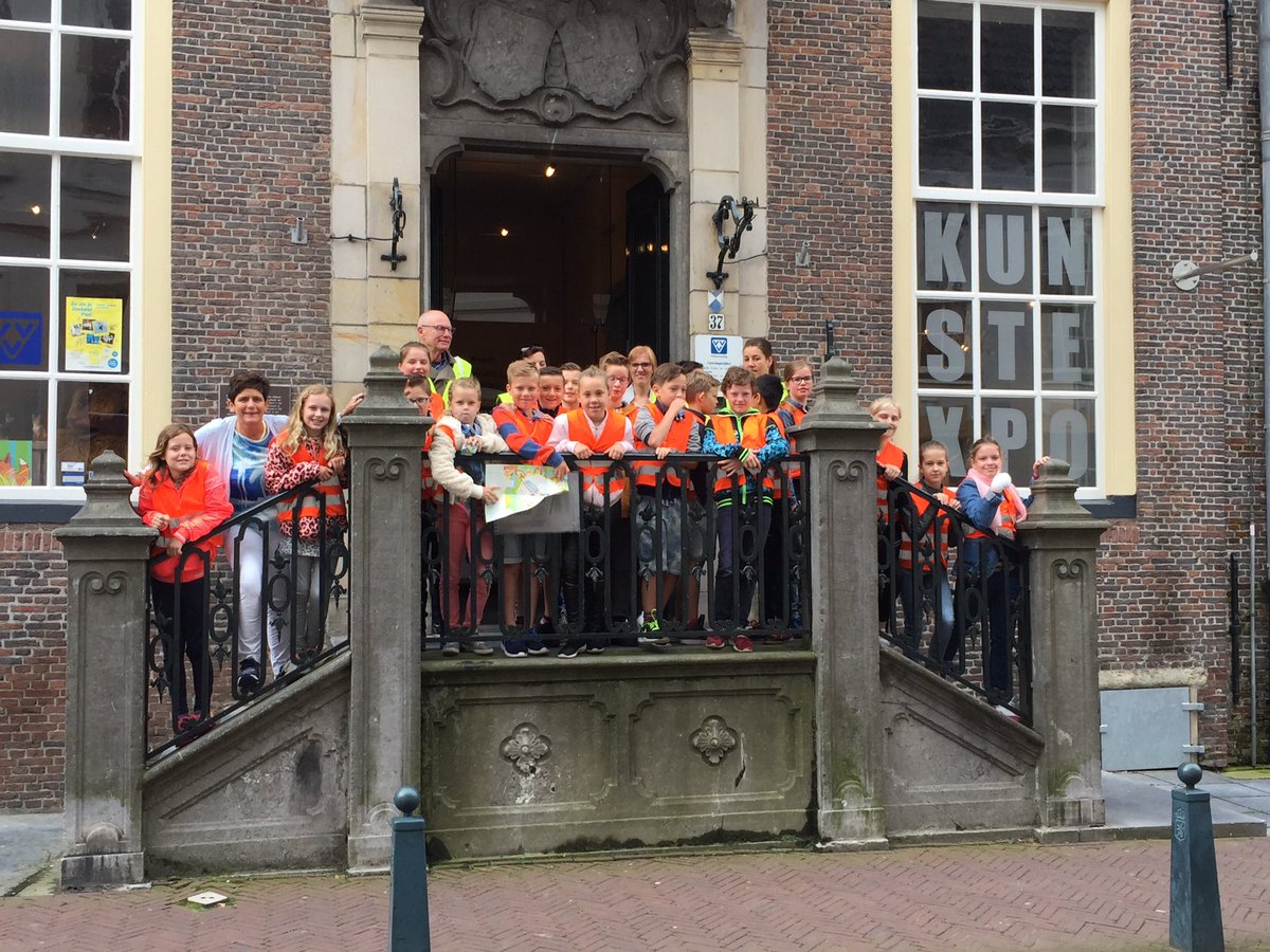 Nobelhorst #hulst op pad gestuurd door Weth Diana v Damme met nieuwe kinderroute Hulst hulstvestingstad.nl