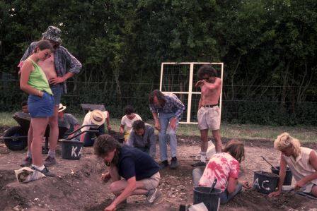 icemaiden1964's tweet photo. @UoW_Archaeology back in the day! Meonstoke first time round. https://t.co/riljNmxuHW