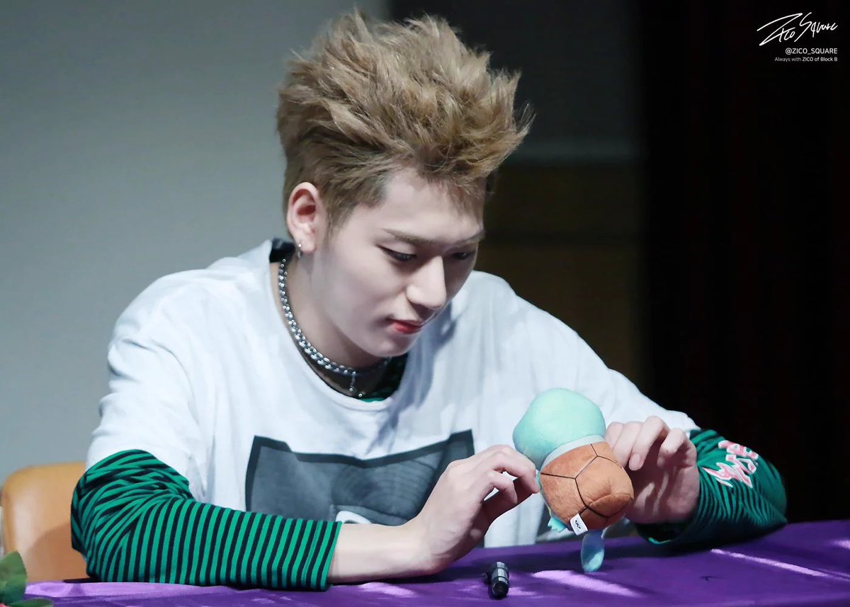 kkul_jin0712's tweet photo. ZIAKWON !!!!!!! HEHEHEHEEE
#zico #ukwon #ziakwon ^^ https://t.co/mMdgT5WPAf