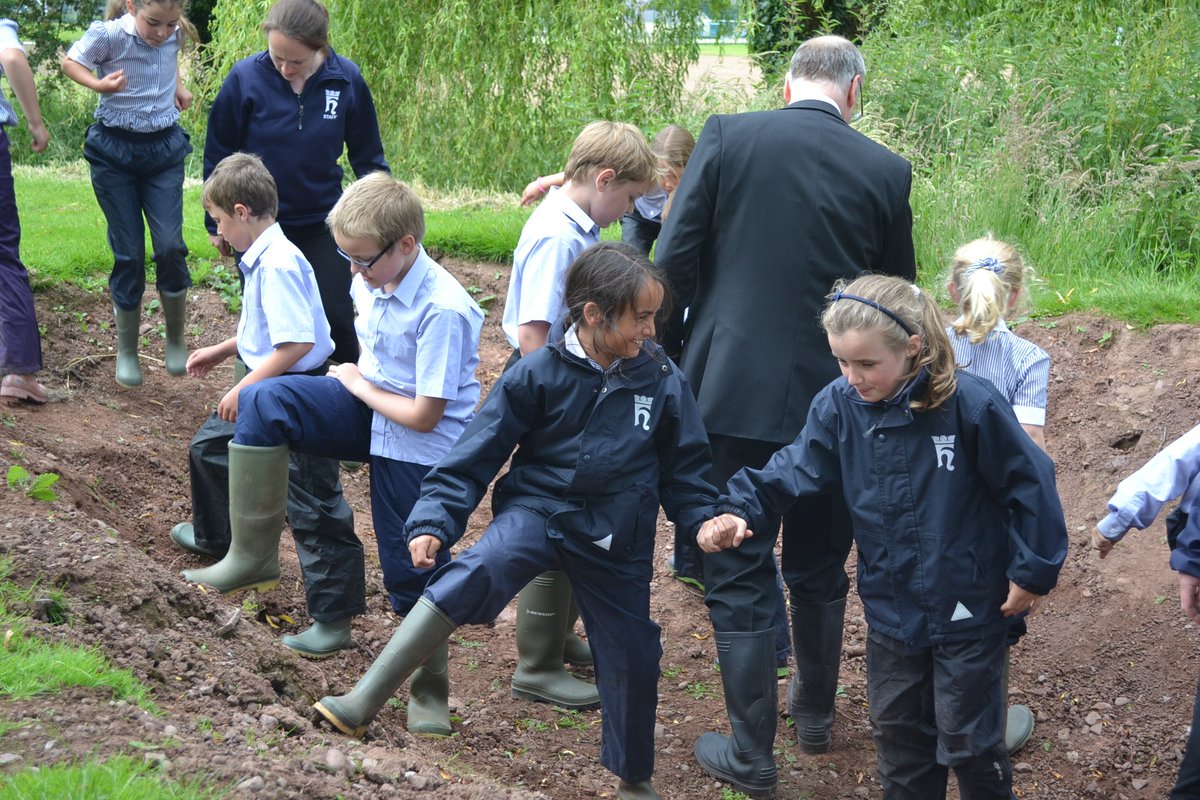 ChristColBrecon's tweet photo. Yes!! @30DaysWild #30dayswild @CCBStNicks #mudstomping Eco Reserve 475th Project #PondLife #StayWild #EcoReserve https://t.co/R8qmpqpHrS