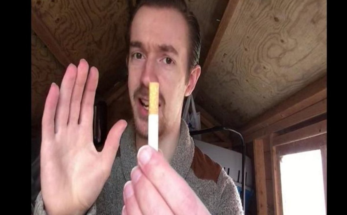 VICEUK's tweet photo. This man is more dedicated to smoking than anyone you'll ever meet https://t.co/gBWggdQma1 https://t.co/li8rJdDb44