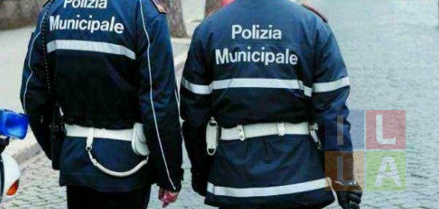 ILLATV's tweet photo. Oristano, selezione cinque agenti di polizia municipale - IllaTV https://t.co/OYP7svYMb8 https://t.co/E3nUVMbBod