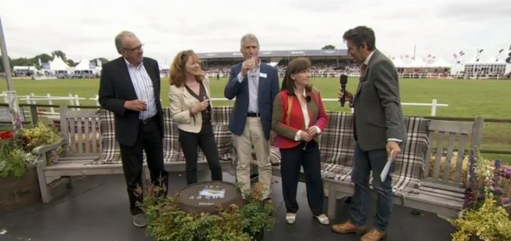 SkyeBatiks's tweet photo. Spotted! One of our #fittedjackets on the telly 😍 well noticed Donna! #skyebatiks https://t.co/e64kWs8dkh