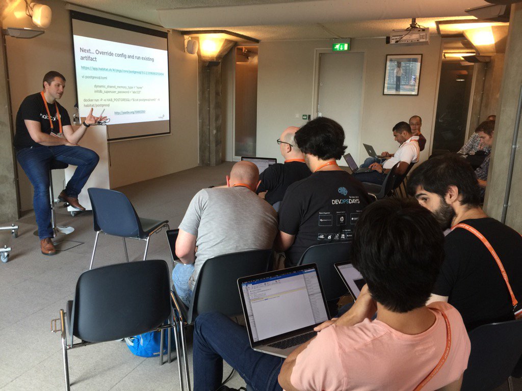 joderita's tweet photo. @simfish85 blowing minds with how @chef #habitat can be used to create and manage a Rails app #devopsing @devopsams https://t.co/CyIwxEWgAg