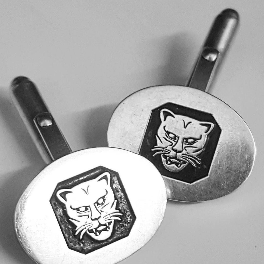 LondonAssay's tweet photo. Can you guess the owner of these #leopardshead #townmark cufflinks? Clue: He will be at @n… https://t.co/WArgDGcyTO https://t.co/9H68f7tawR
