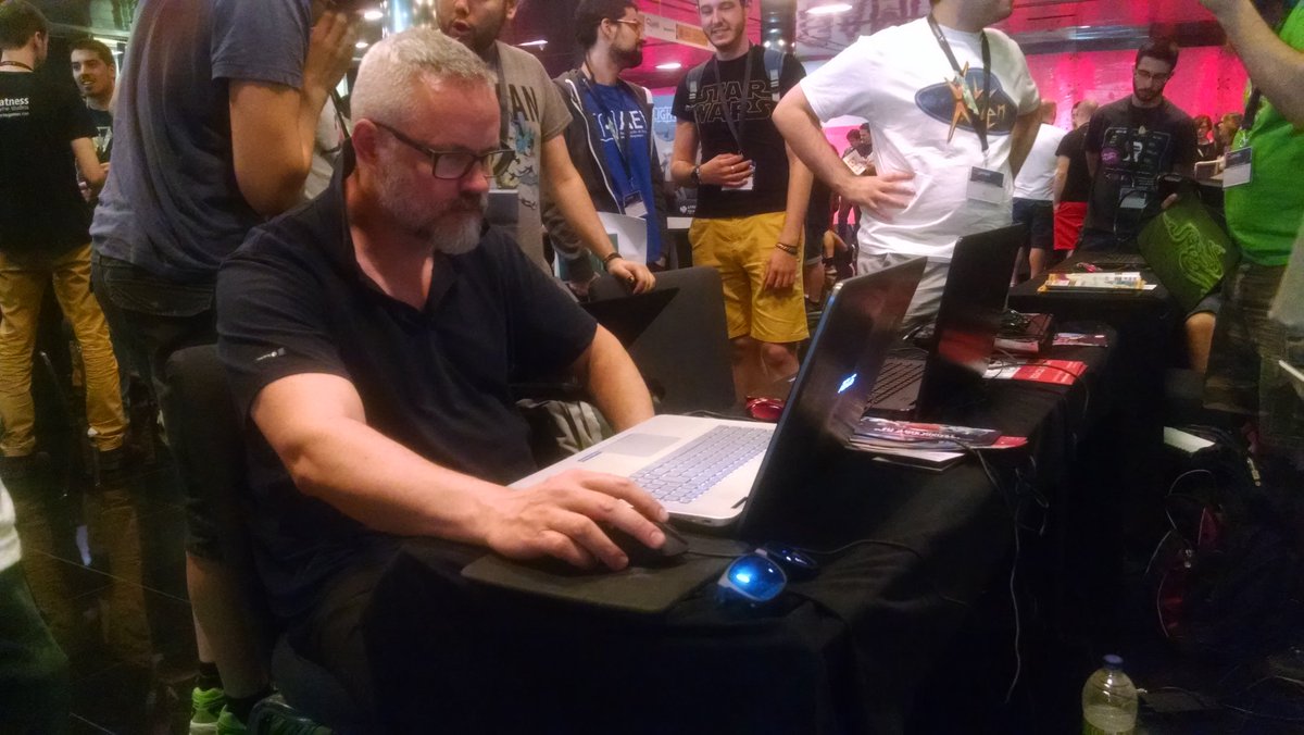 VillAlien's tweet photo. #VillAlien was played by John Romero and Gonzo Suárez #gamelab16 Download it in our web and check it out! @gamelab https://t.co/WVts8I9Y0s