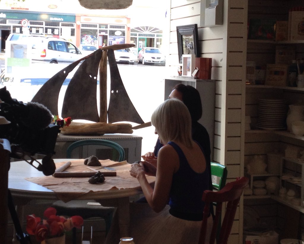 rosaleenbond's tweet photo. @mairetreasa @TG4Feilte enjoying the pottery https://t.co/BJ7dcgz9rz
