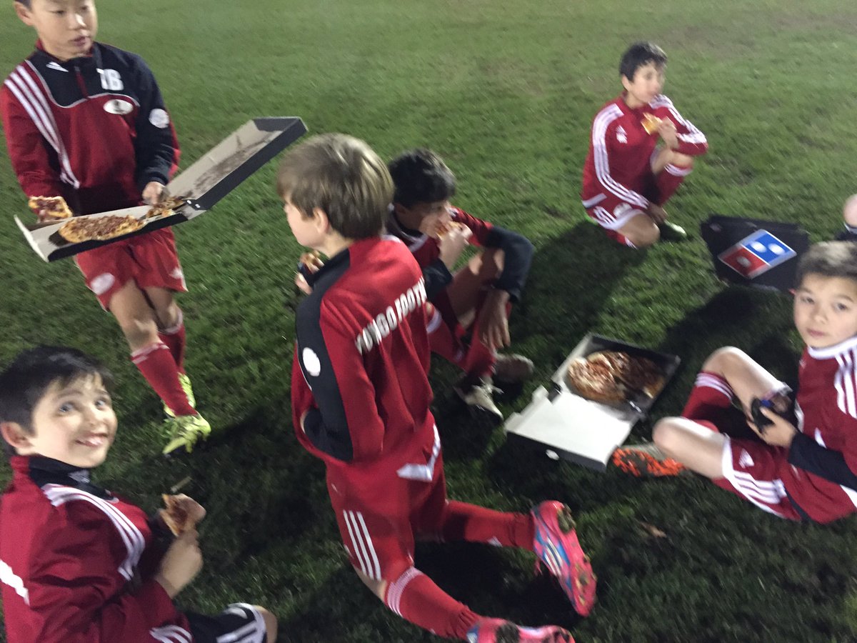 MongoFootball1's tweet photo. It's pizza time. End of term 2. #mongofootball!! https://t.co/f9Gm4XI2DR