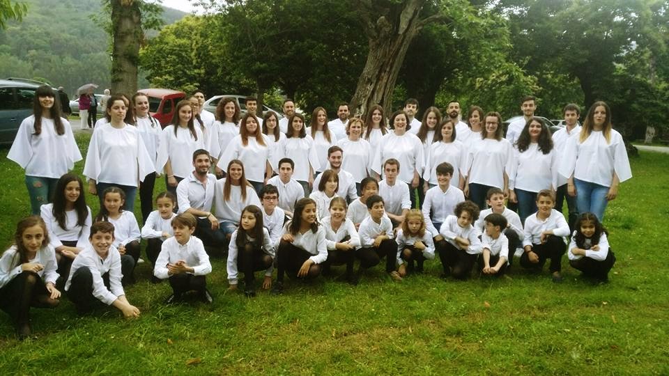 CoroHalane's tweet photo. Un año de logros, de aprendizaje, de amistades encontradas, de mucha música. #PrimerAniversario #CoroHalane https://t.co/PiEhPyCwaQ