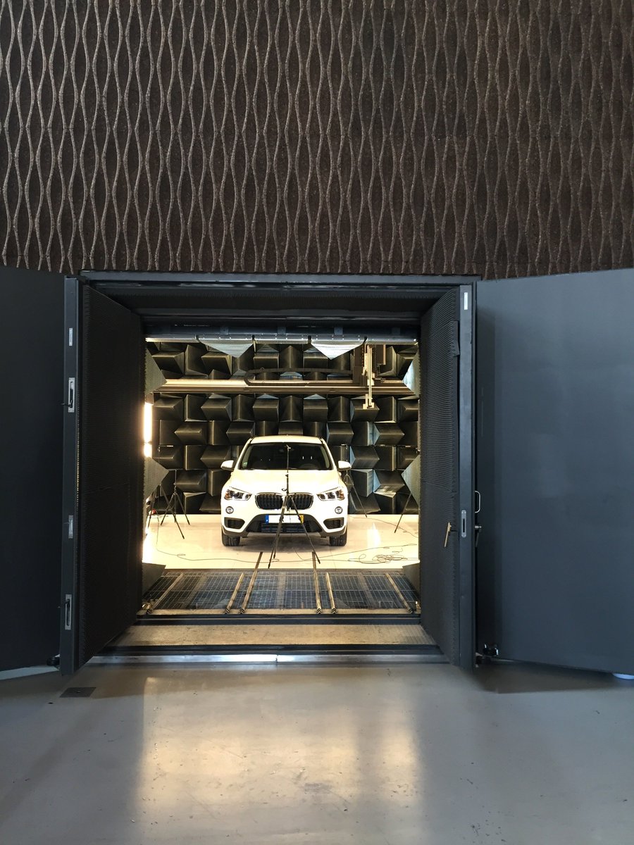 O ITeCons possui uma Câmara Anecoica de grandes dimensões para a determinação da potência sonora de equipamentos.