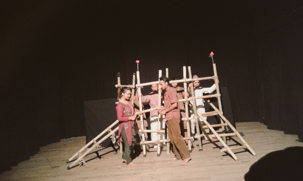 aekendrakhadka's tweet photo. Seeing  Drama #Sidhee @ Sarbanam theater https://t.co/3o6BKlD7Hq