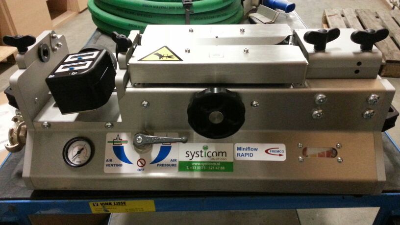 Systicom2011's tweet photo. Enthousiast zijn de klanten over de #Fremco #blaasmachines.
Gisteren leverde #Systicom de 4e machine in 10 weken. https://t.co/JOAsiULxS6