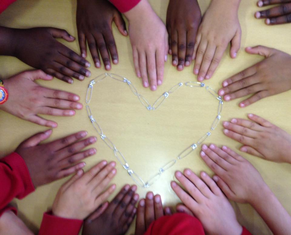 AsiaArtProjects's tweet photo. @standardnews @EveningStandard A teacher handed out safety pins to kids, one kid came up with the idea of doing this https://t.co/CQ0KchaYC4