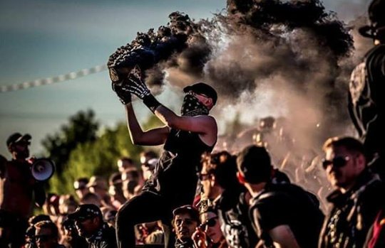 SMOKE BOMB!
#antiuefamafia