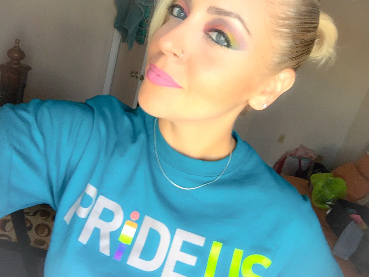 bombshellbetty7's tweet photo. Pride Day @UltimateHCM Love is love #pridecommittee #prideday #ultimatesoftware #prideproud #ultipride #loveislove https://t.co/yklPtblX0u