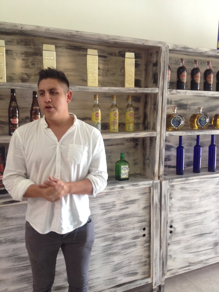 Alejandr4Guzman's tweet photo. ¿Sabían que en León existe un Instituto de Mixologia? Instituto de Mixología del Bajío @AdanMixology https://t.co/yzV7uMczS2