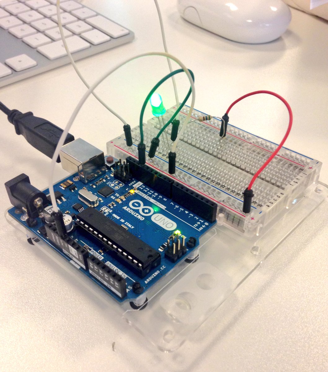 Partnership_TGS's tweet photo. "This is so cool!" - wiring & coding an #Arduino microprocessor board to power an LED bulb at @YorkStJohn Taster Day https://t.co/zAvxb6nOED