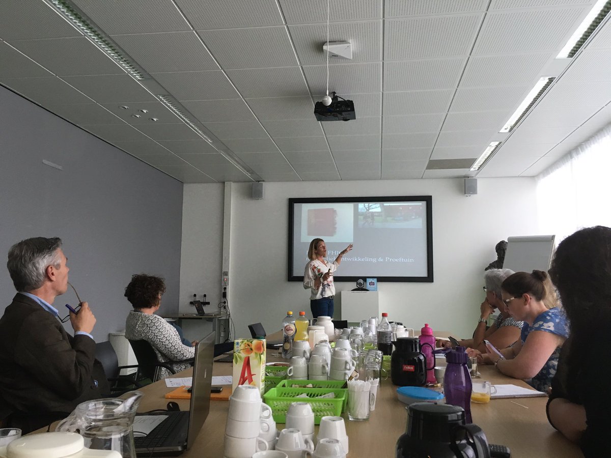 StichtingHIC's tweet photo. @petradeleede neemt ons mee in #FHIC forensisch HIC. Geweldig dat dit veld zich verenigd en zich sterk ontwikkeld. https://t.co/VWjprhu6ia