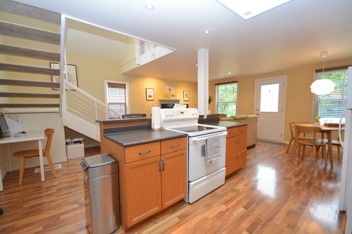jackiedwild's tweet photo. If anyone you know is looking for a new place, our home just went up on the market: https://t.co/iIHPWMaL3d https://t.co/rg8WNWR7Nr