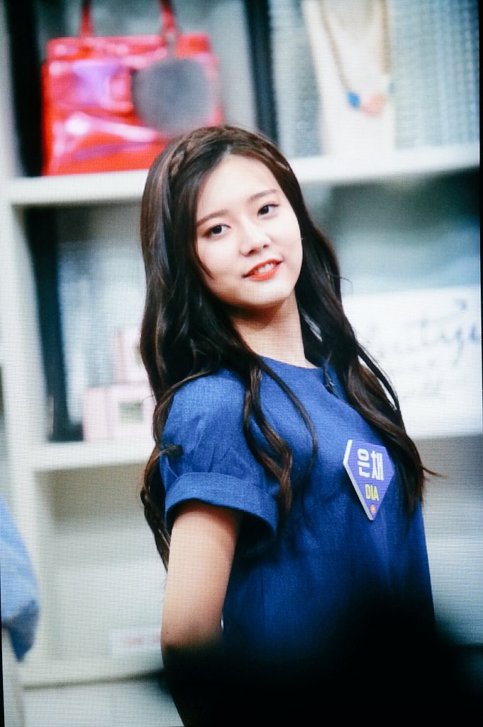 onlyone_kr's tweet photo. 160629 기부티크 #DIA #다이아 #EUNCHAE #은채 @dia_official 오 ~ 나의 여신님😙 https://t.co/wAfnv6GC7d