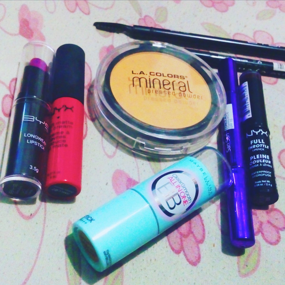 miii11n's tweet photo. My makeup haul #makeup #igdaily #instadaily #igpinay #instapinoy #makeupphilippines #zalora https://t.co/E0lqqOai6d